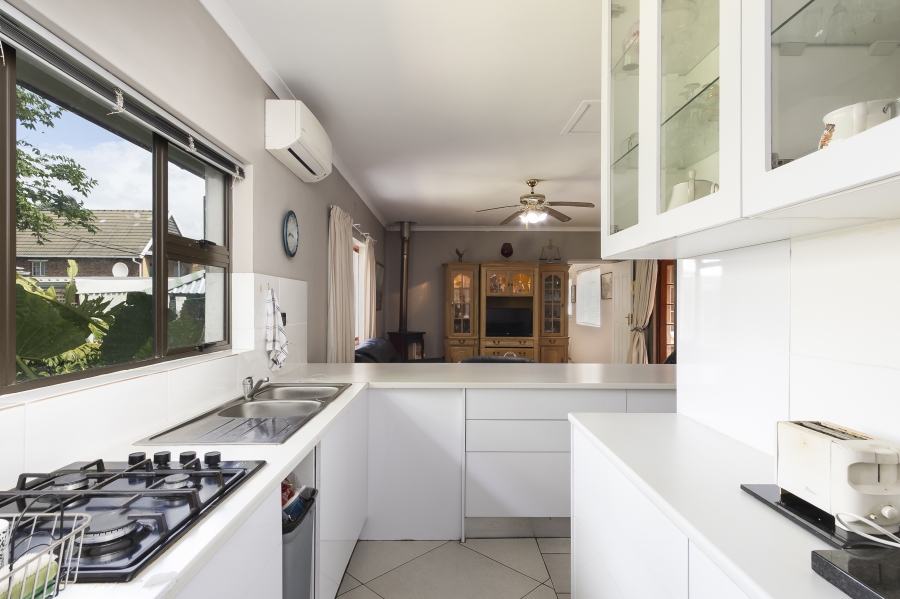 6 Bedroom Property for Sale in Morningside Western Cape